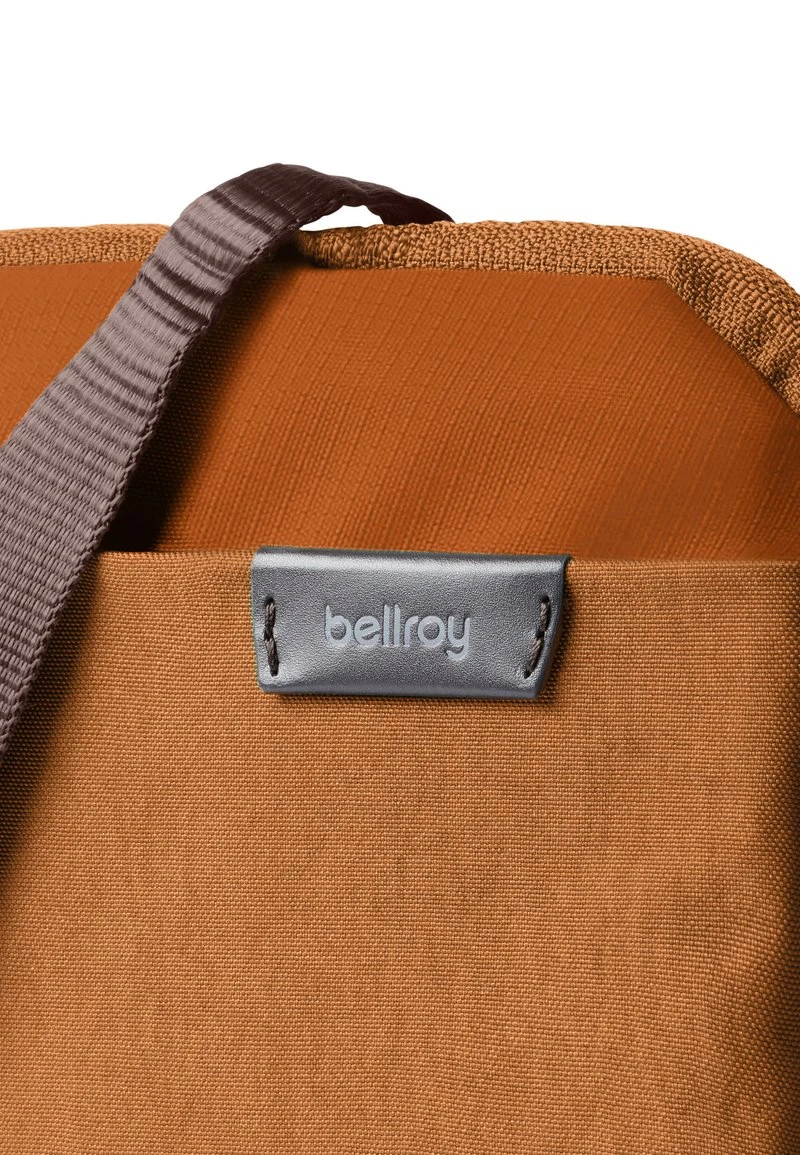 BELLROY CITY POUCH PLUS - Umhängetasche - Bronze – Bild 4