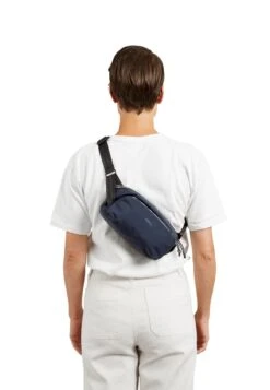 BELLROY VENTURE READY SLING - Gürteltasche - Nightsky