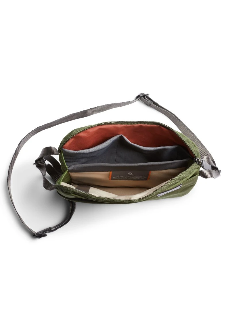 BELLROY CITY POUCH PLUS - Umhängetasche - Rangergreen – Bild 3