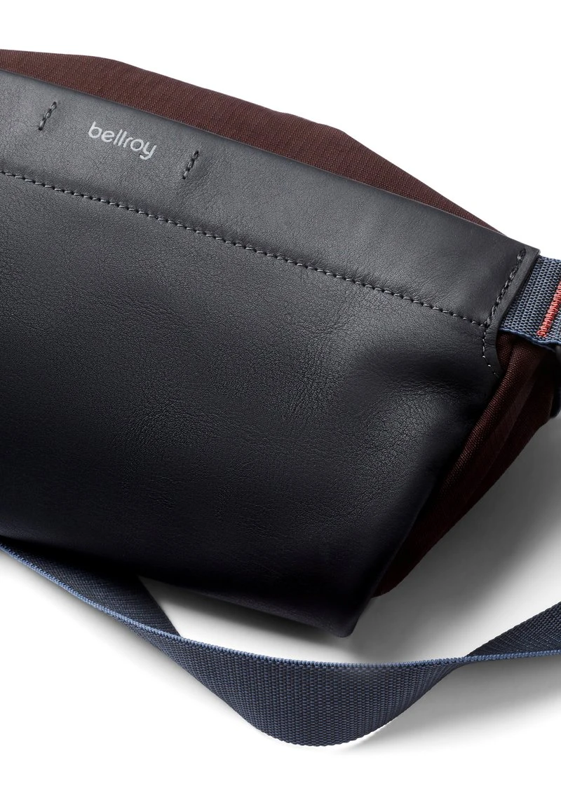 BELLROY SLING MINI PREMIUM - Gürteltasche - Dark Blue – Bild 4