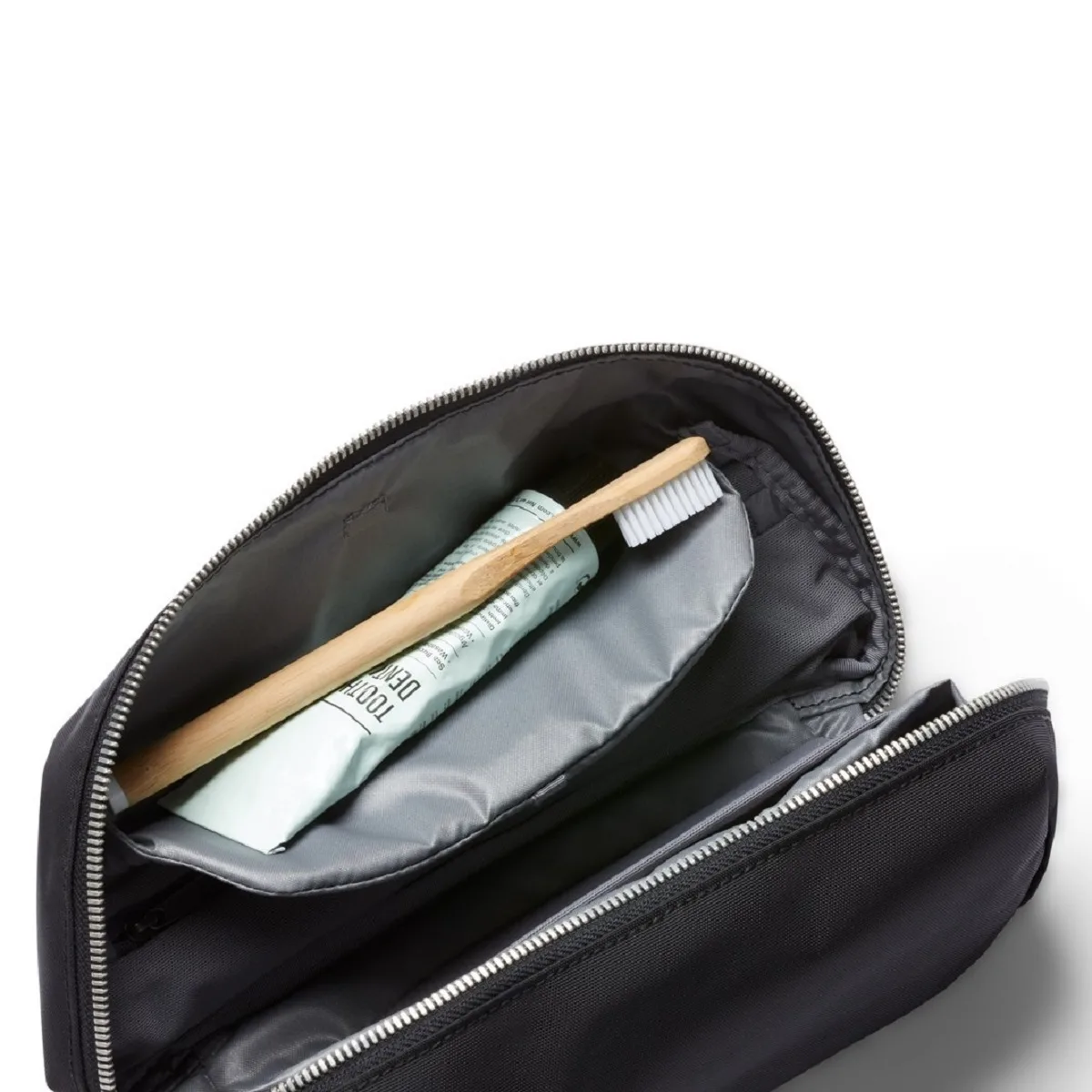 BELLROY Toiletry Kit Plus Black – Bild 6