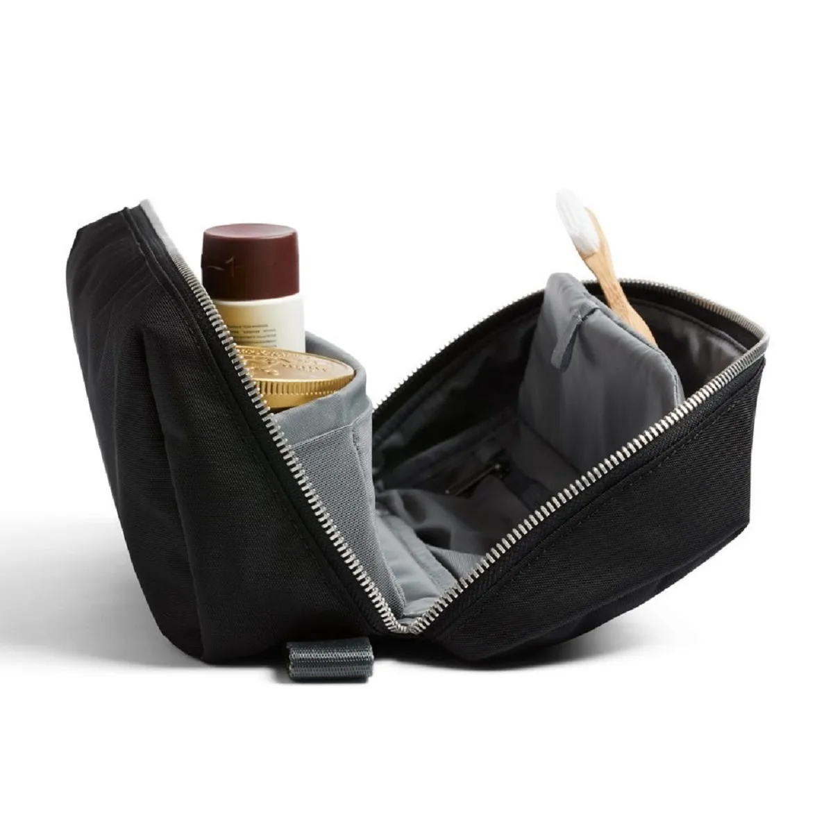 BELLROY Toiletry Kit Plus Black – Bild 5