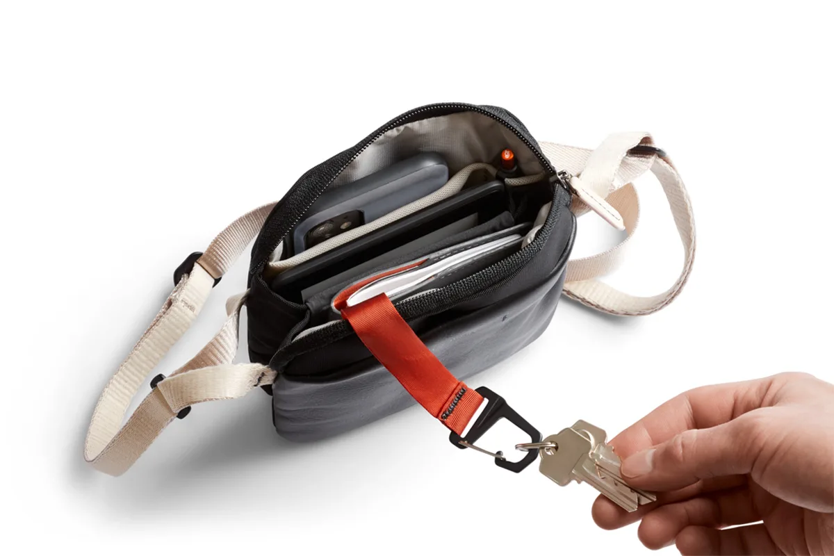 BELLROY City Pouch Premium Black – Bild 6