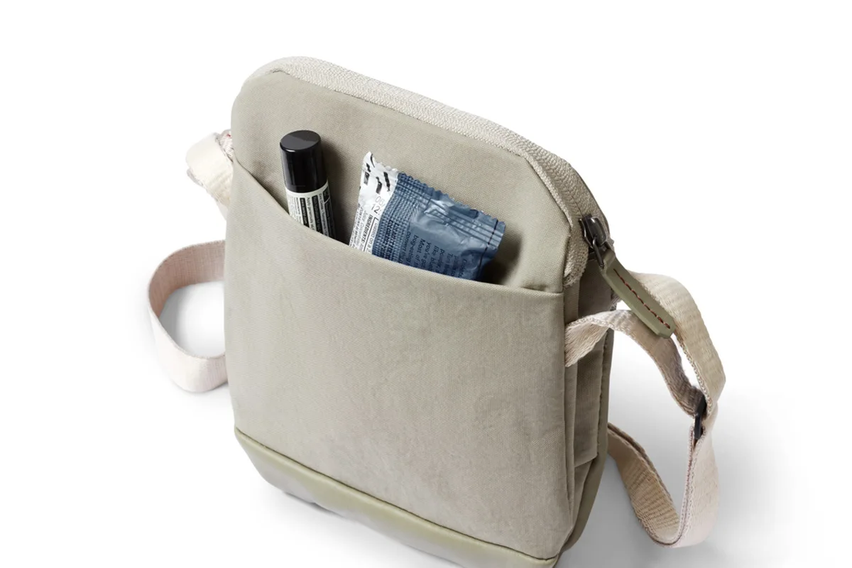 BELLROY City Pouch Premium Lichen Grey – Bild 7