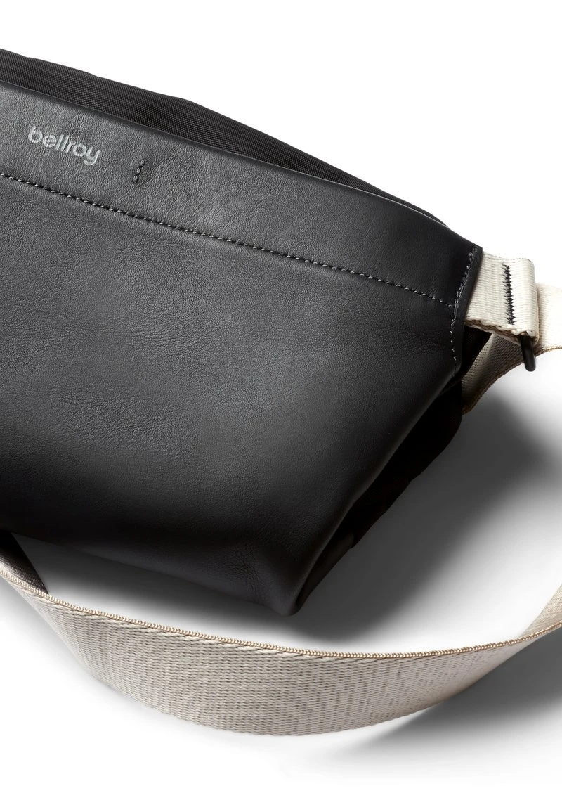 BELLROY SLING MINI PREMIUM - Gürteltasche - Black Sand – Bild 4